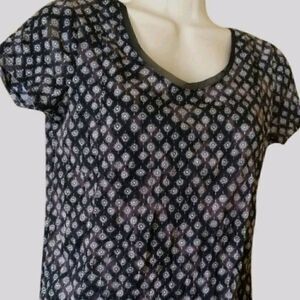 2/$20 Simply Vera Wang Black Top